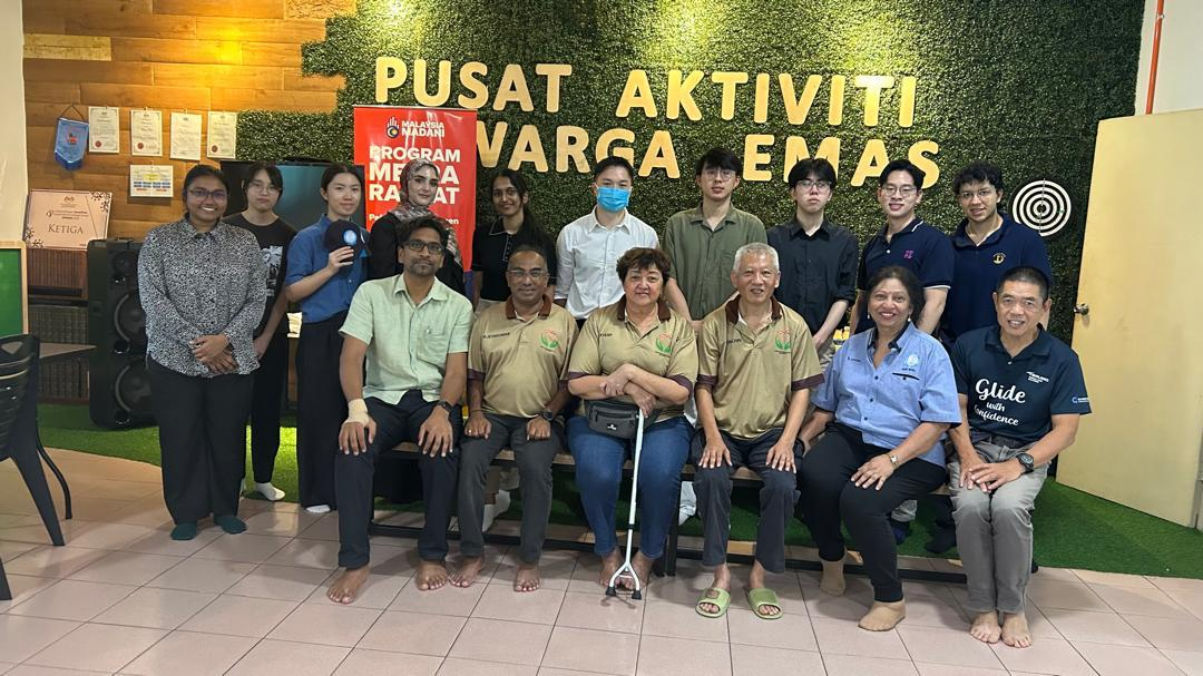 Klinik Utara team at Pusat Aktiviti Warga Emas community programme
